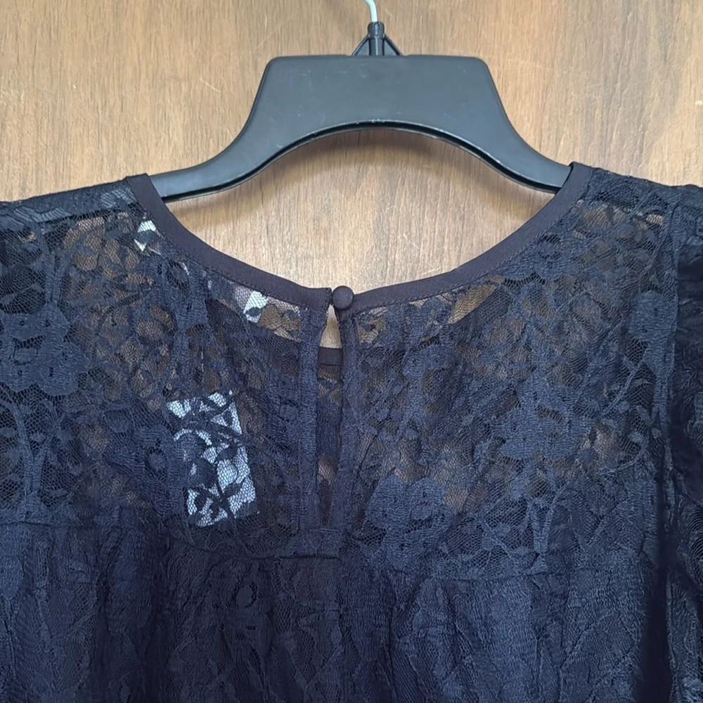 Loft black lace rouched sleeve with some puff sleeve top casual party L